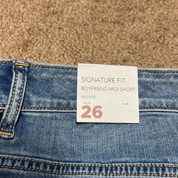 Lane Bryant Signature Fit Boyfriend Jean Midi Short - Picture 6 of 10